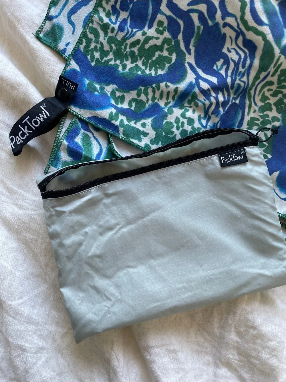PackTowl Personal size Camping Towel w/Pouch LIKE NEW